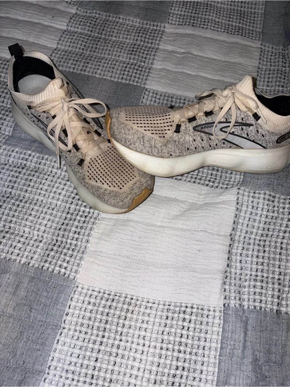 Womens brooks tennis shoes